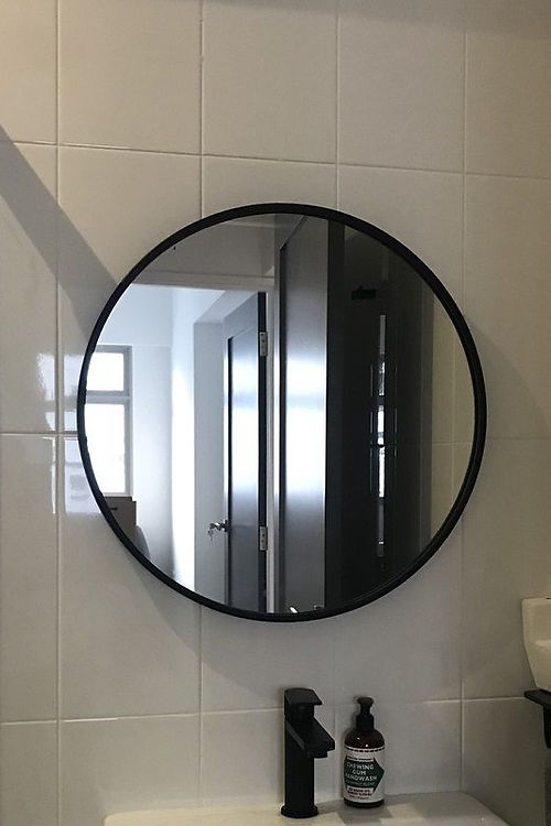 Nestique 30" Black Round Mirror