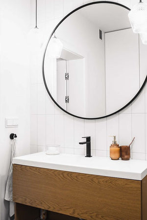 Nestique 30" Black Round Mirror