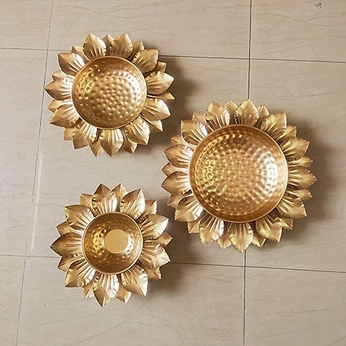 Nestique Cast Iron Round Flower Border Designer Decorative Lotus de Urli
